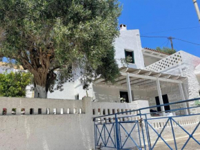 Fisherman s cottage at top of Korissia port